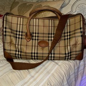 EUC NOVA DUFFLE BAG